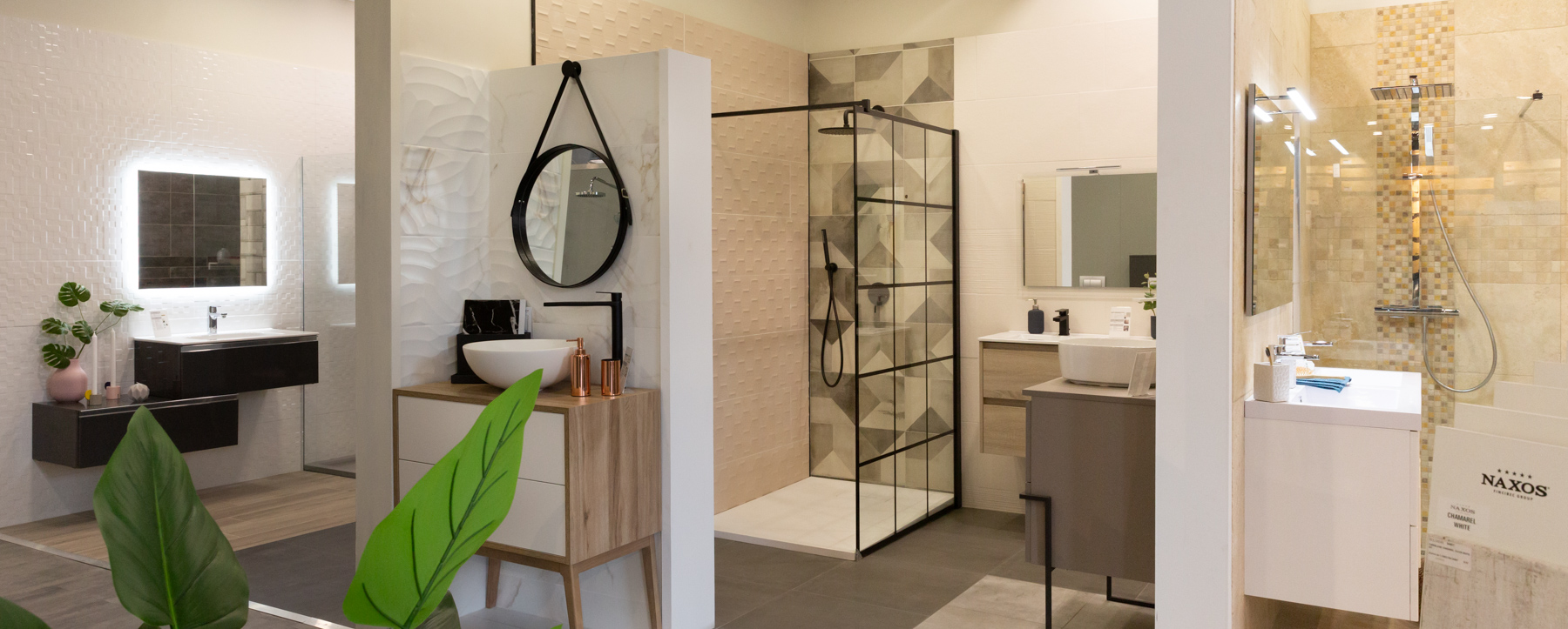 parquet et carrelage exposés dans le showroom